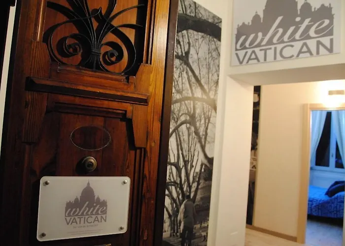 White Vatican Pensión 2*
